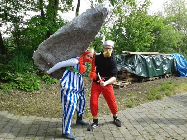 Theaterpädagogisches Rollenspiel mit Asterix- und Obelix-Kostümen